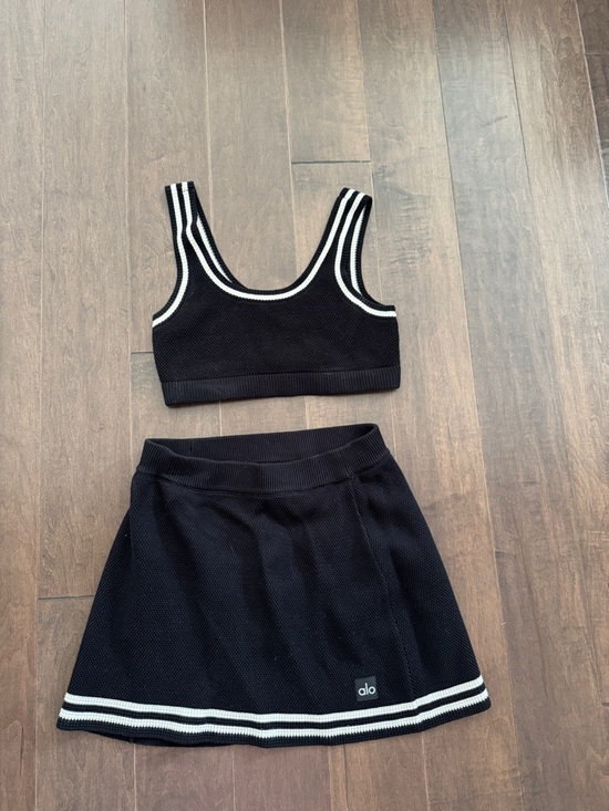 ALO Yoga Dresses & Skirts - ALO Yoga Black Tennis Club Sweater Knit Skirt and bra top